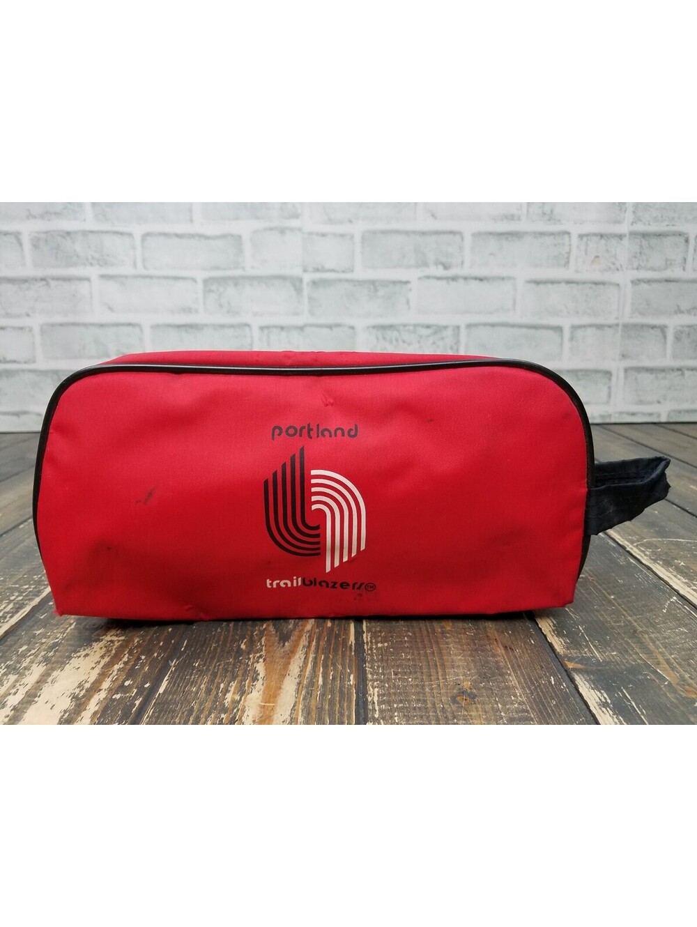 VINTAGE NBA Portland Trail Blazers Rip City RED Schick Compartment Toiletry Bag